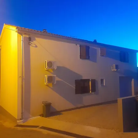Apartment With Parking Space Sveti Filip I Jakov, Biograd - 23778 *